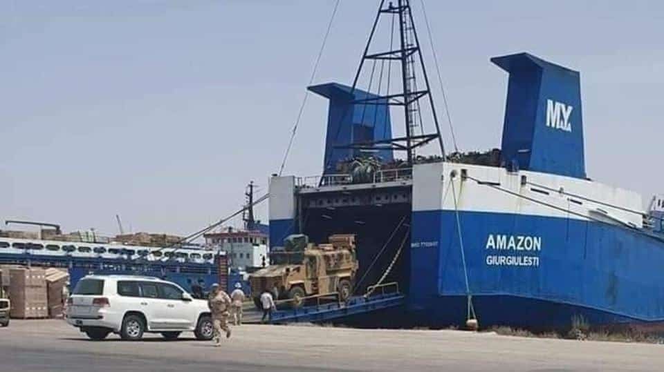 Líbya - LNA Haftarova armáda hliadkuje na mori a uvalila embargo na prístavy. 1